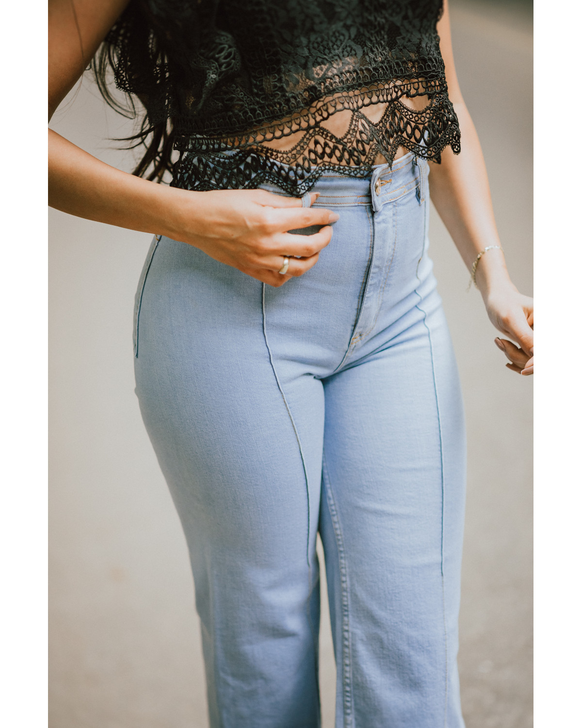 calça jeans feminina pantacourt