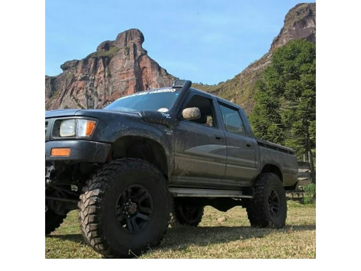 Snorkel OGZ Toyota Hilux anterior 2004 Pneu4