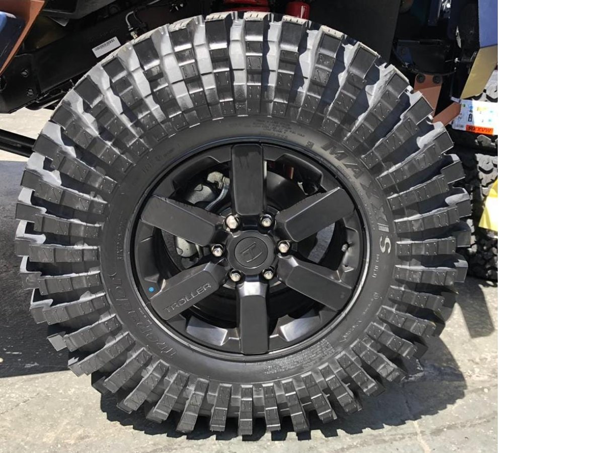 Pneu Trepador 40X13.50R17 8PR 123K M-8060 MAXXIS - Pneu4